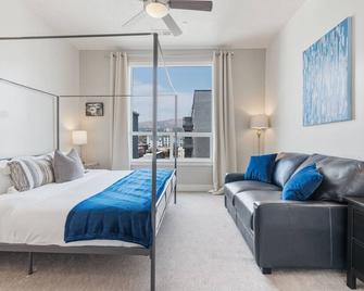 Lux Apt. Top Floor New Kingbed, Free Prkg Gym Pool - 盐湖城 - 睡房