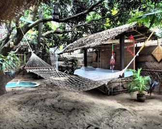 棕榈树度假村 - 卡纳科纳 - 游泳池