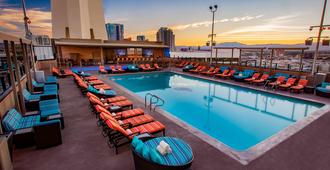 平流层大厦赌场酒店 - 拉斯维加斯 - 游泳池