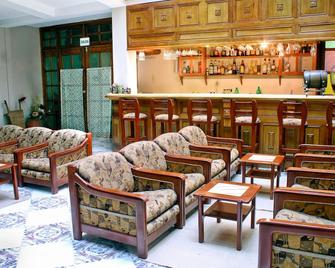 奎尔他尼酒店 - 普诺 - 酒吧