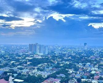 Luxury Condo-Princeton Residence-New Manila Quezon City-Fast Wi-fi150mbps - 奎松市 - 户外景观
