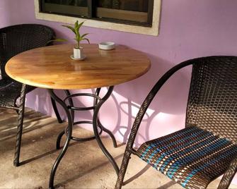 Local Khmer House Located 10 Minutes Away from Angkor Wat - 暹粒 - 餐馆