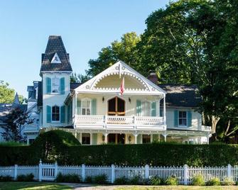 Impeccably Restored & Charming Victorian Summer Cottage-5 Bed, 4 Bath, Sleeps 10 - 谢尔特艾兰海茨 - 建筑