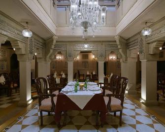 布里吉拉玛宫殿酒店 - 瓦拉纳西 - 餐厅