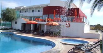 卡萨多维尔酒店 - 埃武拉 - 游泳池