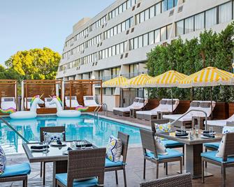 洛杉矶帕萨迪纳德纳酒店 - 臻品之选酒店 - 帕萨迪纳 - 游泳池