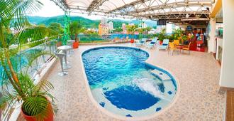 比亚维森西奥广场酒店 - 比亚维森西奥 - 游泳池
