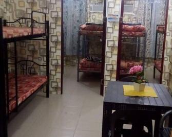 Samanakans Condotel- Dormitory Type Room No Breakfast Unit #25 - 马尼拉 - 睡房