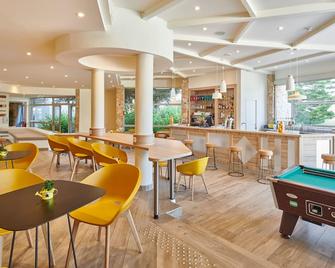 普兰布鲁俱乐部酒店 - 耶尔 - 酒吧