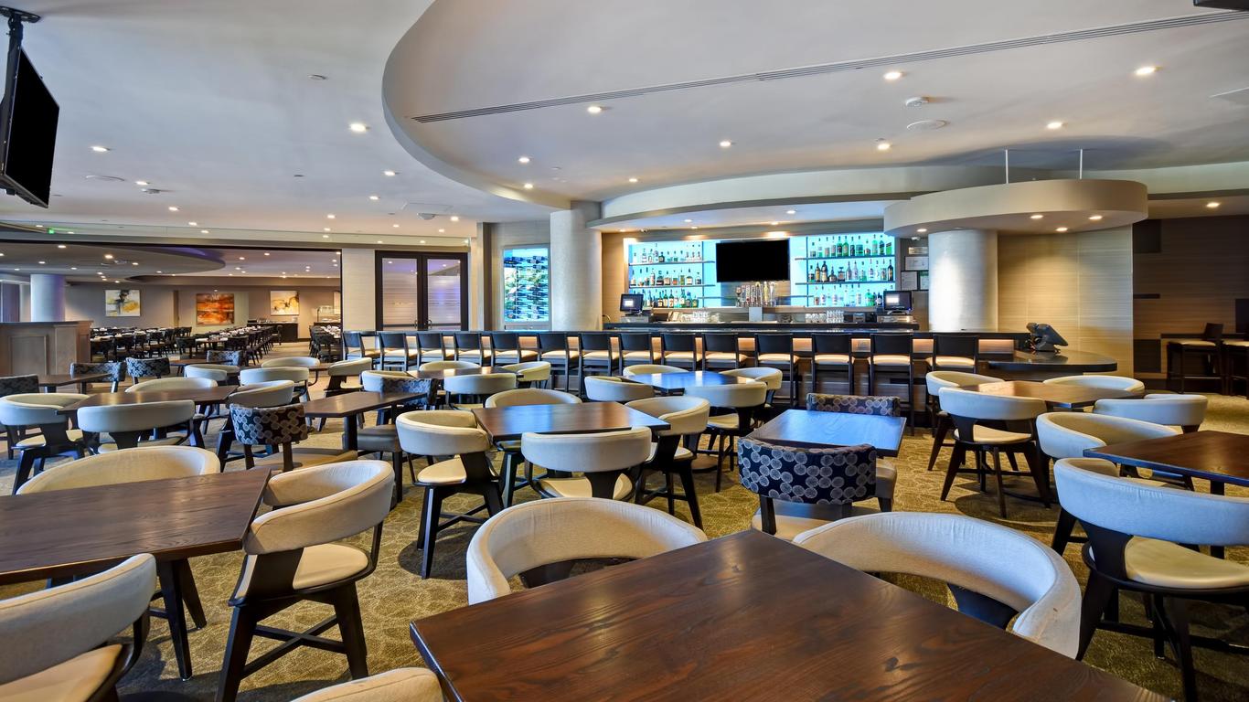 希尔顿逸林酒店 - 普莱森顿俱乐部