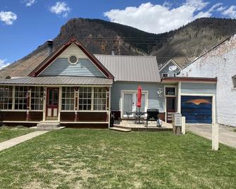 The Hummingbird House - - Silverton