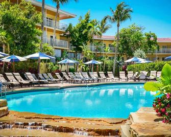 拉帕亚海滩及高尔夫度假村 - 贵族之家度假酒店 - 拿坡里 - 游泳池