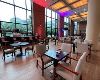图库玛喜来登酒店 - 圣米格尔-德土库曼 - 餐馆