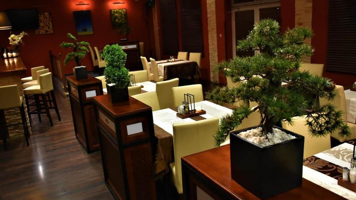金橡树酒店