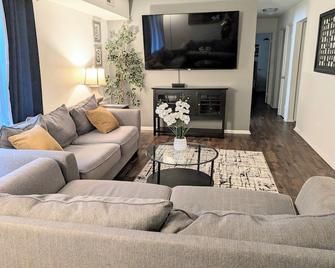 Cozy Condo in Central Raleigh - 罗利 - 客厅