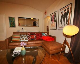 Retro Cottage Near Beverly Hills, Ucla, Santa Monica - 洛杉矶 - 客厅