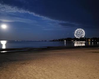 金门汽车旅馆 - 普拉茨堡 - 海滩