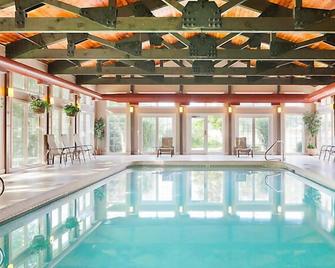 Franconia Notch State Park - South Mountain Resort - 林肯 - 游泳池