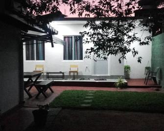 Araliyawhitehouse in negombo city - 尼甘布 - 露台