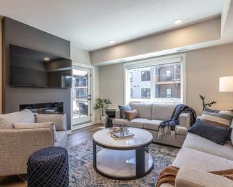 La Sombra at Sparrowhawk Lodge Brand New 2Bd - 坎莫尔 - 客厅