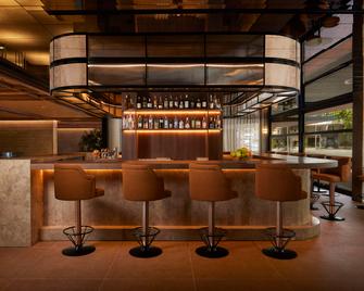 马德里欧式建筑nh精选酒店 - 马德里 - 酒吧