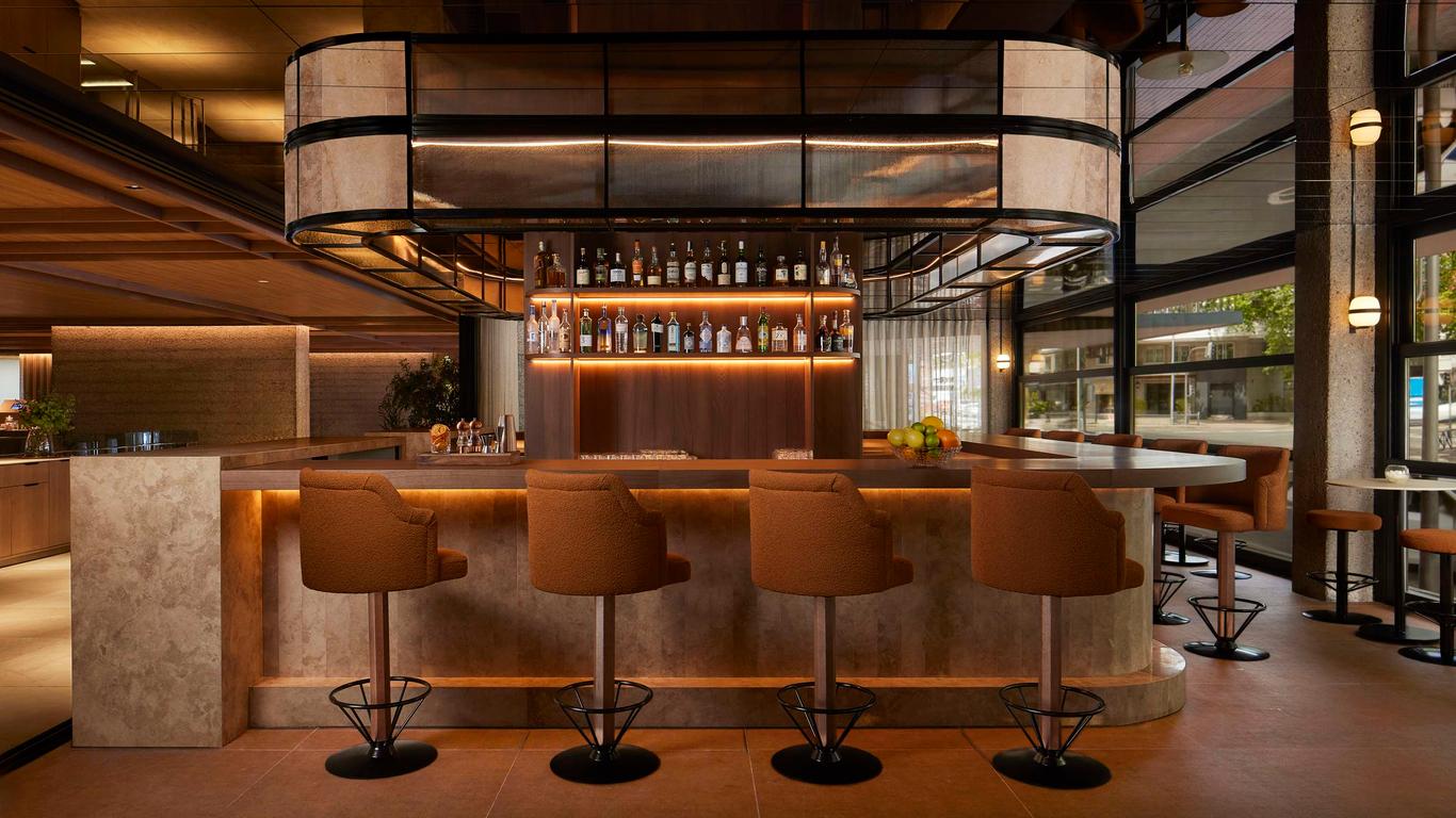 马德里欧式建筑nh精选酒店