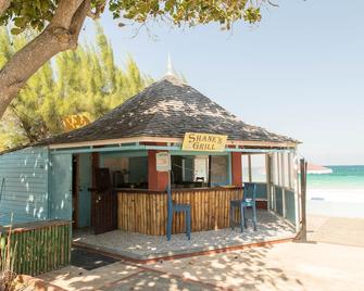 The beautuful Butterfly Villa situated in the exclusive Silver Sands estate - 邓肯斯