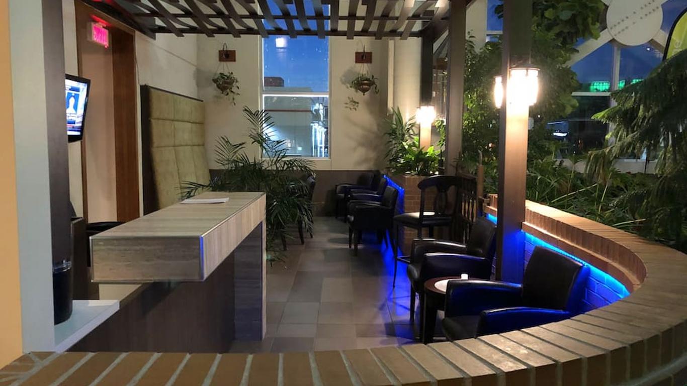 理瑞莱维斯酒店