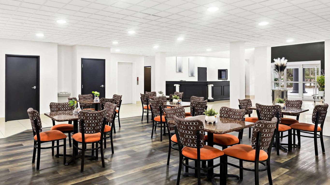 散斯精品套房酒店