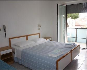 Hotel Delizia - 里米尼 - 睡房