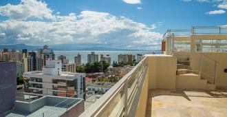里奥布兰科公寓酒店 - 弗洛里亚诺波利斯 - 阳台