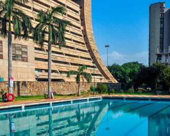 Ymca观光客旅馆 - 新德里 - 游泳池