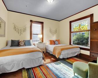 Historic Victorian 2 BD in the Heart of Downtown - 圣地亚哥 - 睡房