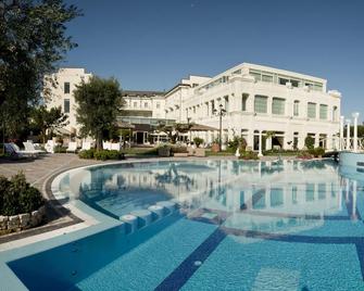 达芬奇大酒店 - 切塞纳蒂科 - 游泳池