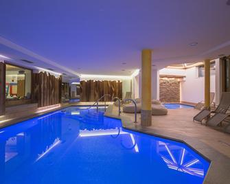 安比耶兹酒店 - 安达洛 - 游泳池