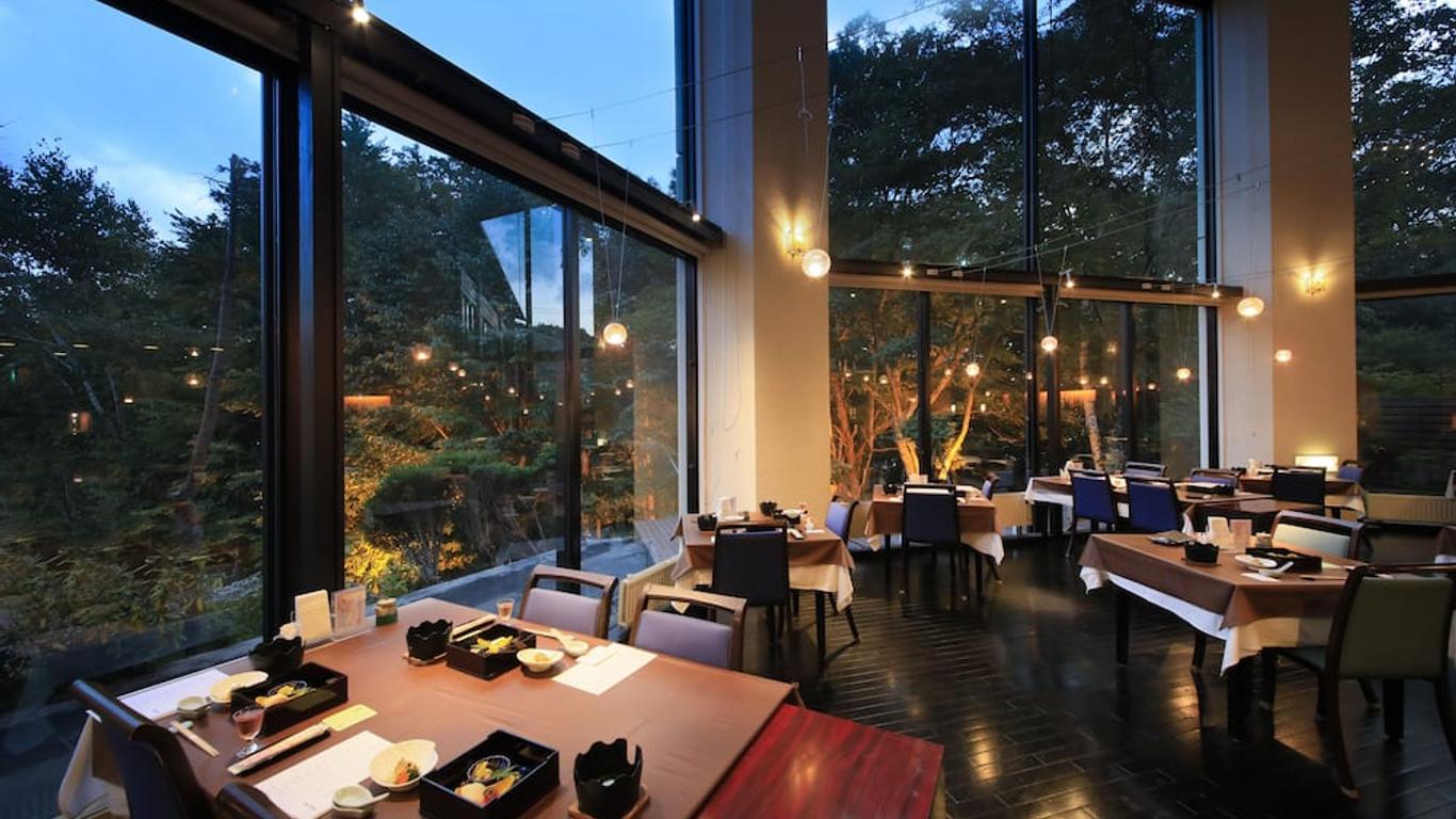 奧日光 四季彩酒店