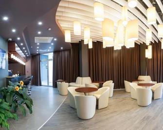 斯拉彥卡亞酒店 - 明斯克 - 大厅