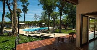 格兰托比伦酒店 - 伊瓜苏 - 游泳池