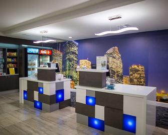 休斯顿诺曼底拉昆塔套房酒店 - 休斯顿 - 大厅