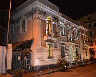 维多利亚特罗佩亚住宿加早餐别墅酒店 - 特罗佩阿 - 建筑