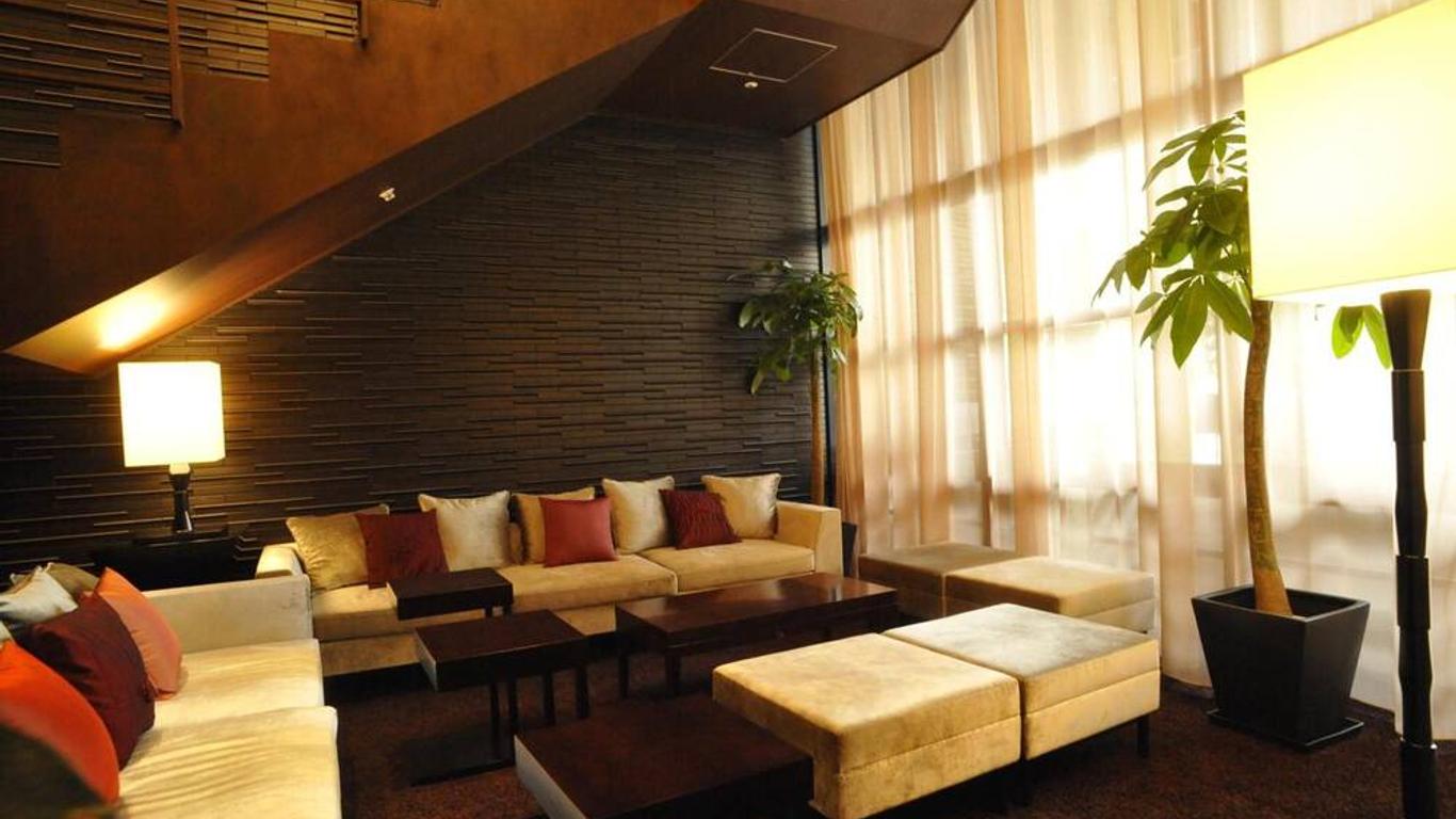 新横滨海逸套房酒店