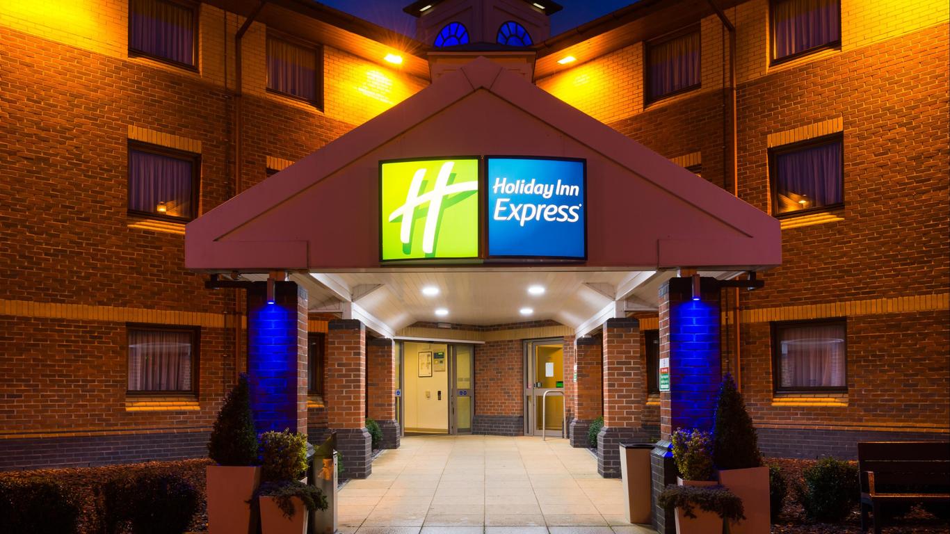 陶顿 M5 高速公路 225 号岔口智选假日酒店 - IHG 旗下酒店