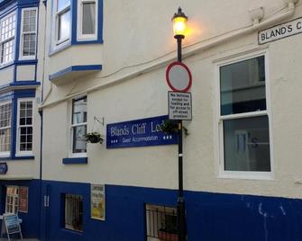 BLANDS CLIFF LODGE - 斯卡伯勒 - 建筑
