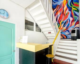 Dormitels.ph The Fort Annex - Hostel - 马尼拉 - 柜台