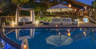 泰吉阿苏环保旅馆 - 费尔南多·迪诺罗尼亚群岛 - 游泳池