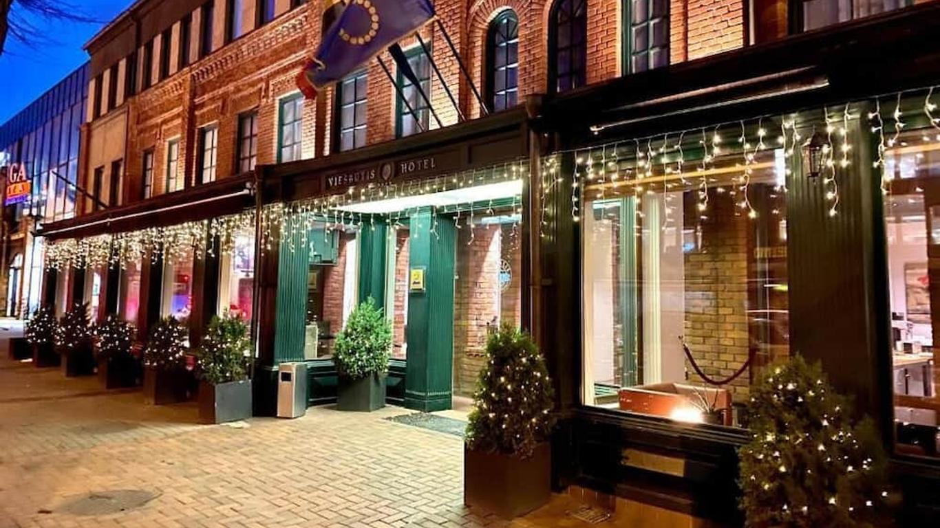 纳巴里斯酒店