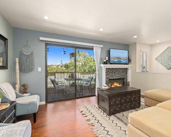 Mission Hills Dream - Bbq, Patios, Ac, Parking - 圣地亚哥 - 客厅
