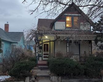 Cozy 1-Bedroom Townhouse near Downtown Colorado Springs - 科罗拉多斯普林斯 - 建筑