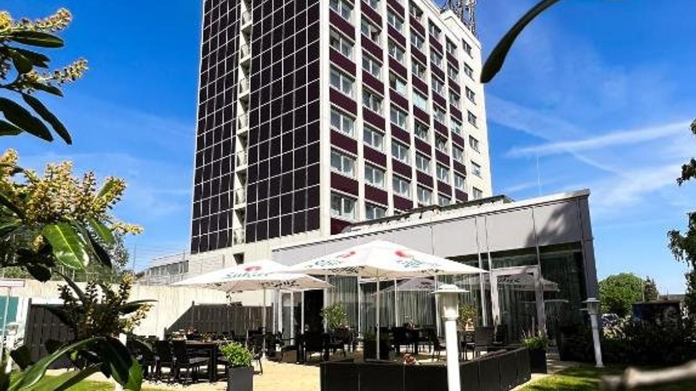 体育论坛酒店