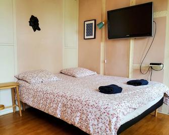 Cosy groundfloor appartment in the heart of Strasbourg, with 2 bikes. - 斯特拉斯堡 - 睡房